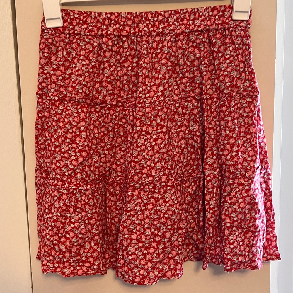 Floral mini skirt with elastic waist band